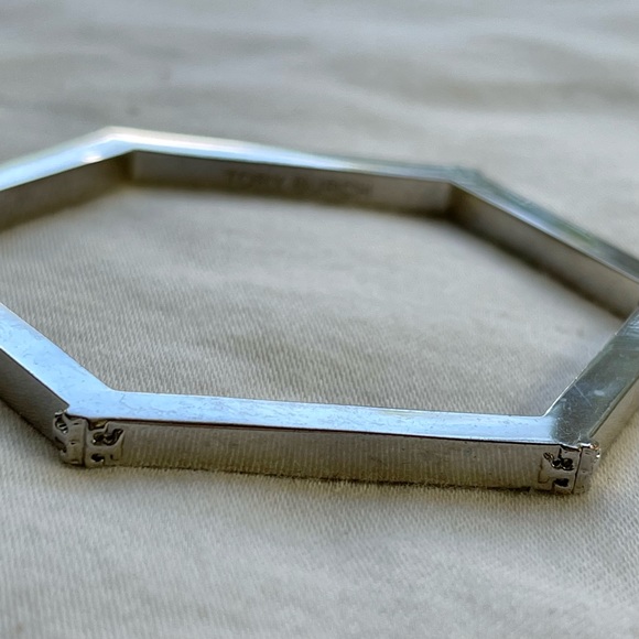 Tory Burch Hexagon Logo Hinged Bangle - Picture 9 of 10